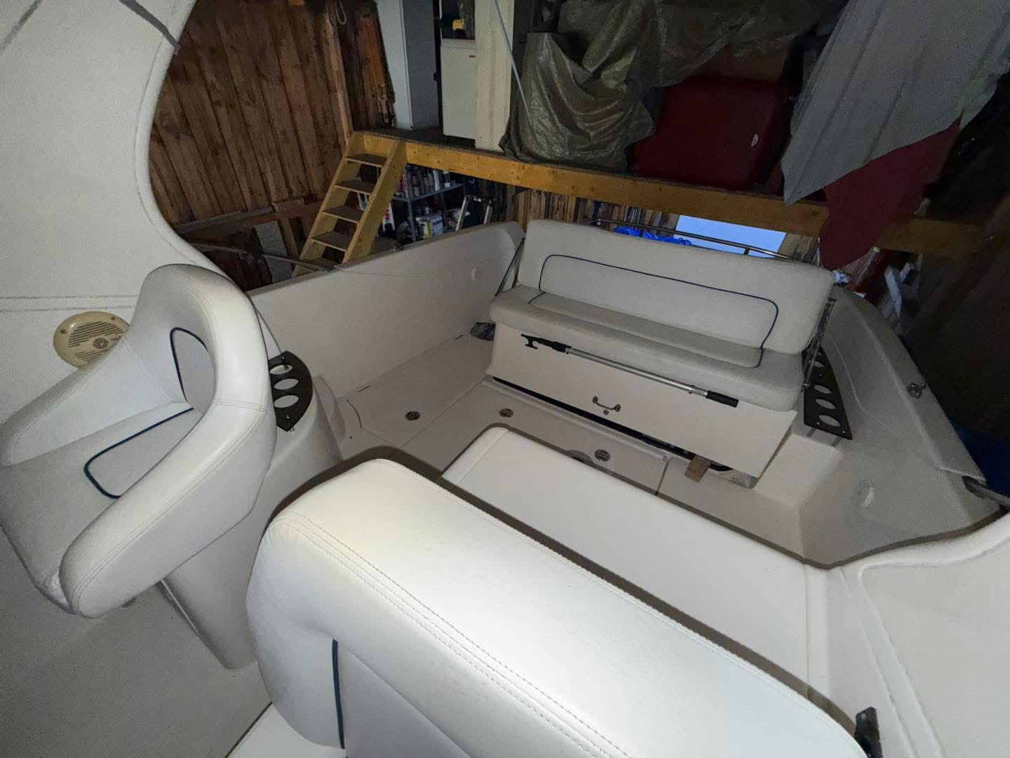 7084C88A-4F24-4A97-8E8A-EF062EB33231