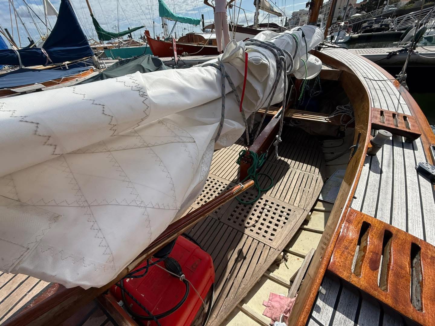 C12121BB-7833-438F-87BD-1E66E8683E84