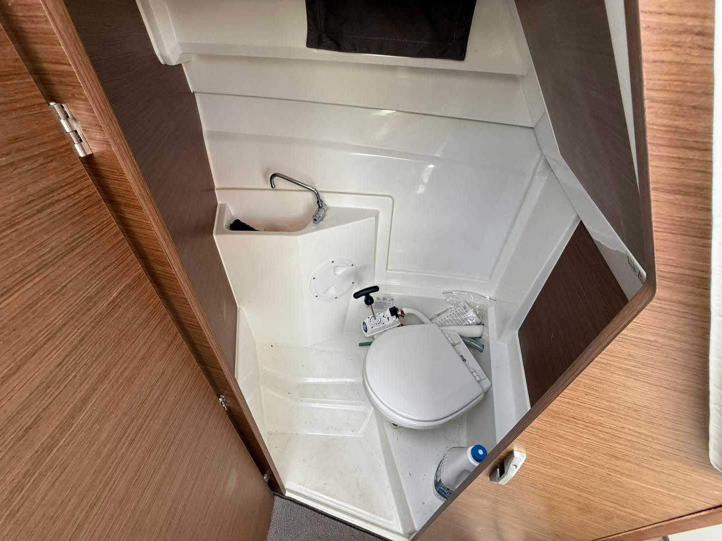 C75D957D-A24E-4D21-8037-59F472959C0A