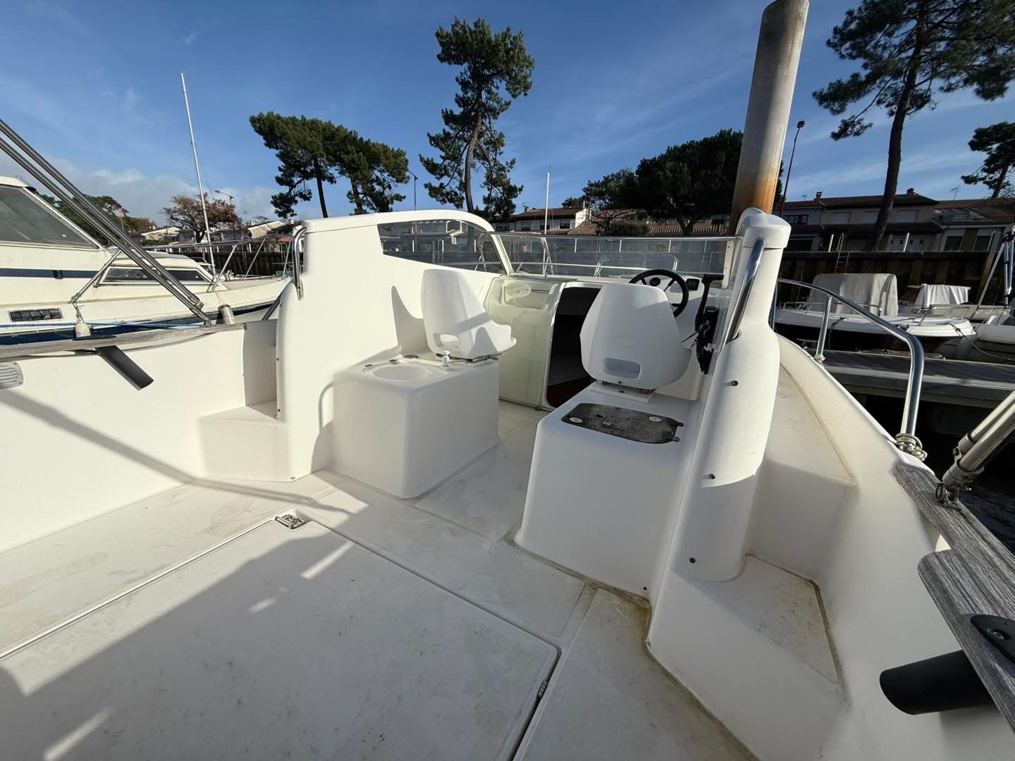 09A7B5D8-17C2-401E-8C99-BF643C28E01C