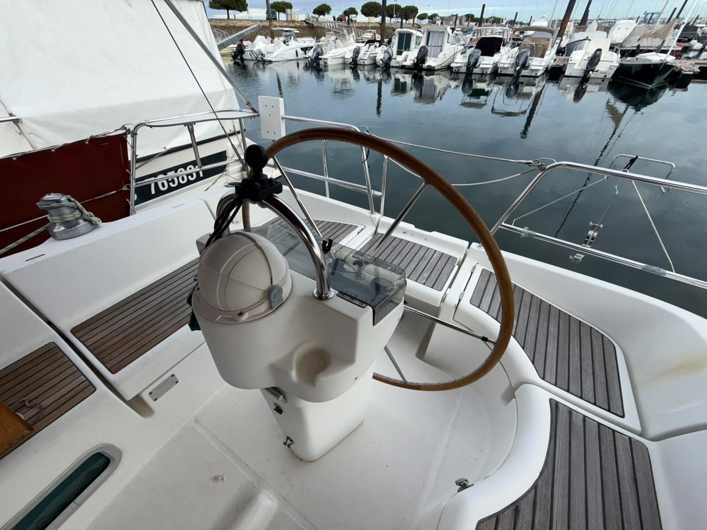 64DC9E1F-13EF-4E84-9648-036C80F450EA