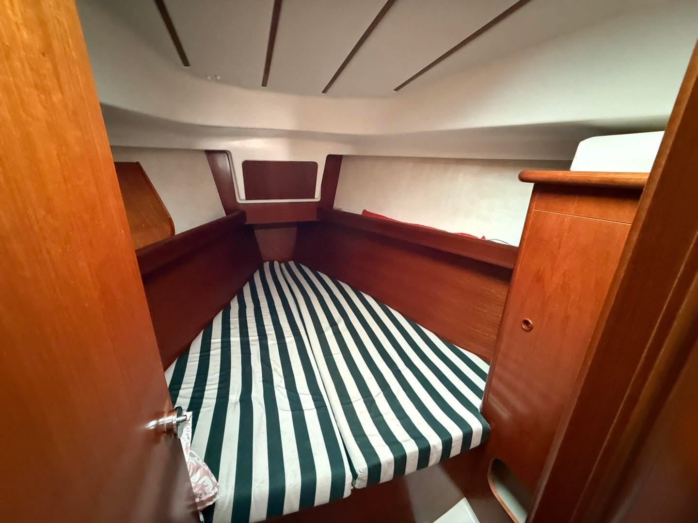 81F875F5-4323-4CB5-9E71-1B46E2E48B73