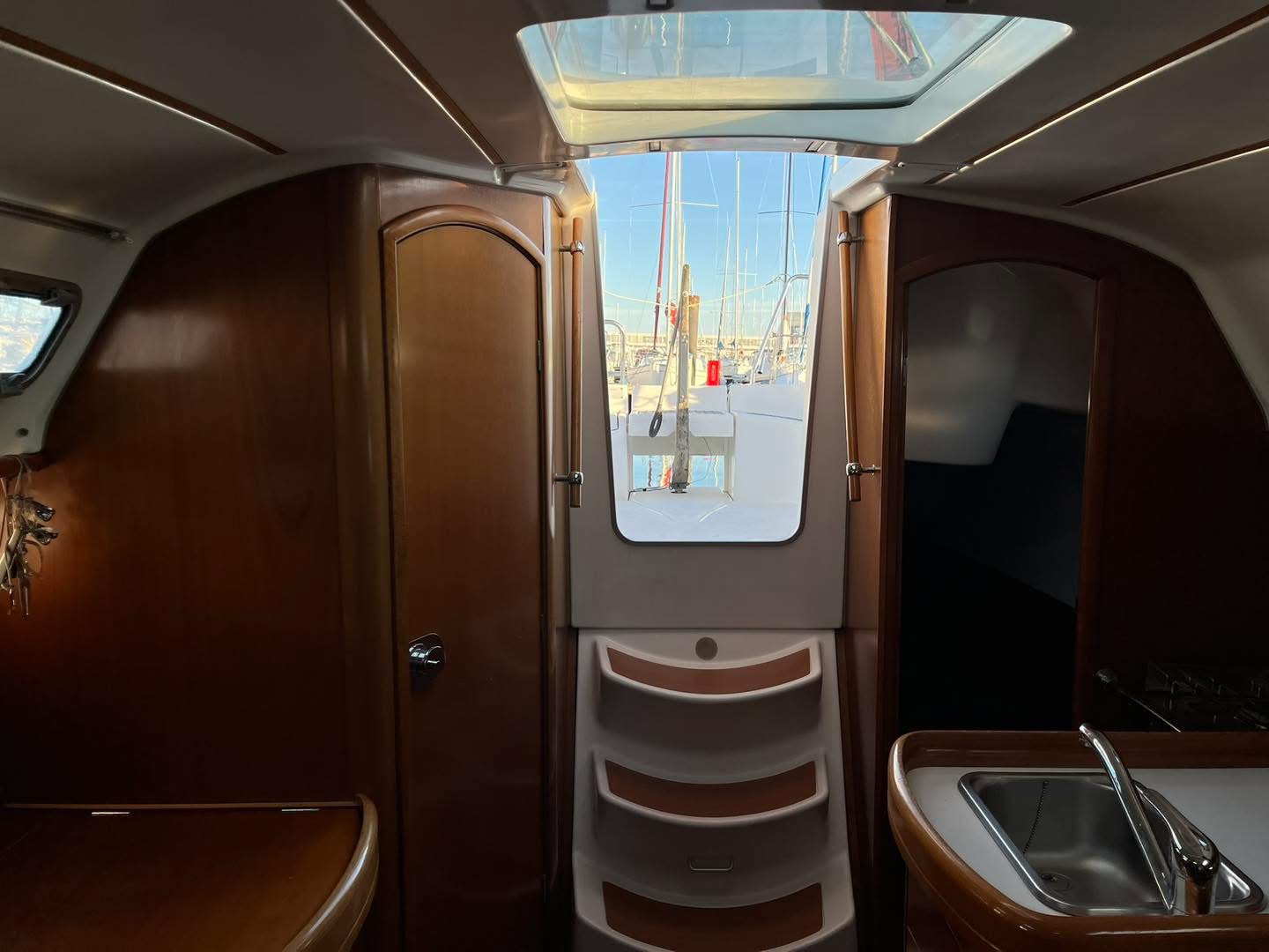 B5D04039-2541-45D3-BE2E-52441A153327