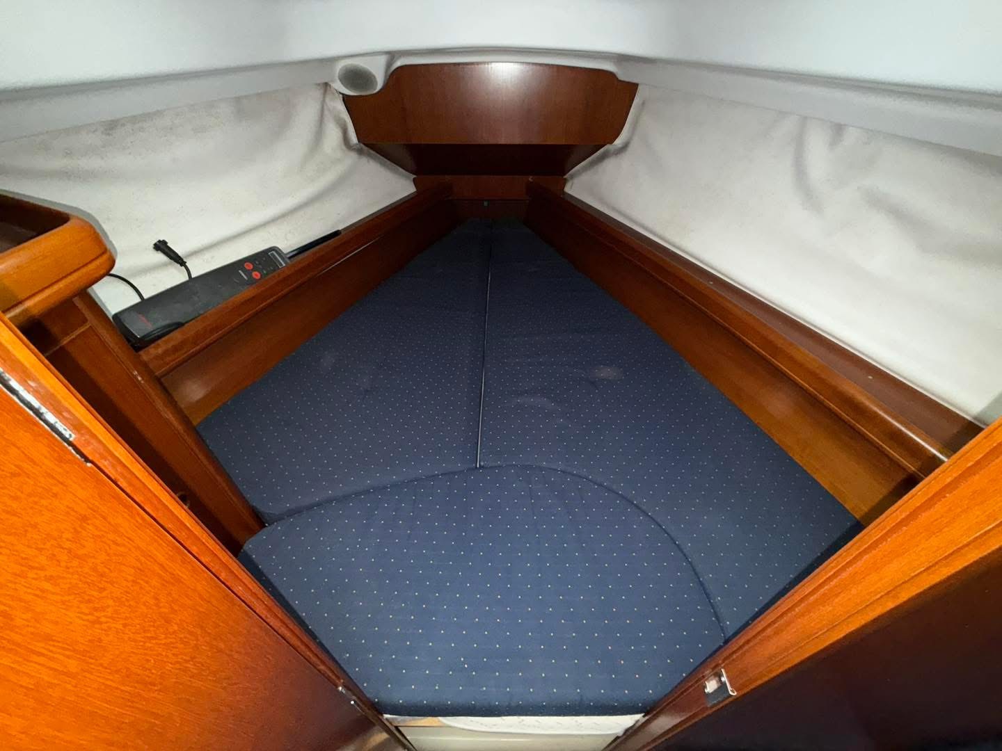 FF79BAA9-1296-44AC-A452-C3D3DD9C0F6E