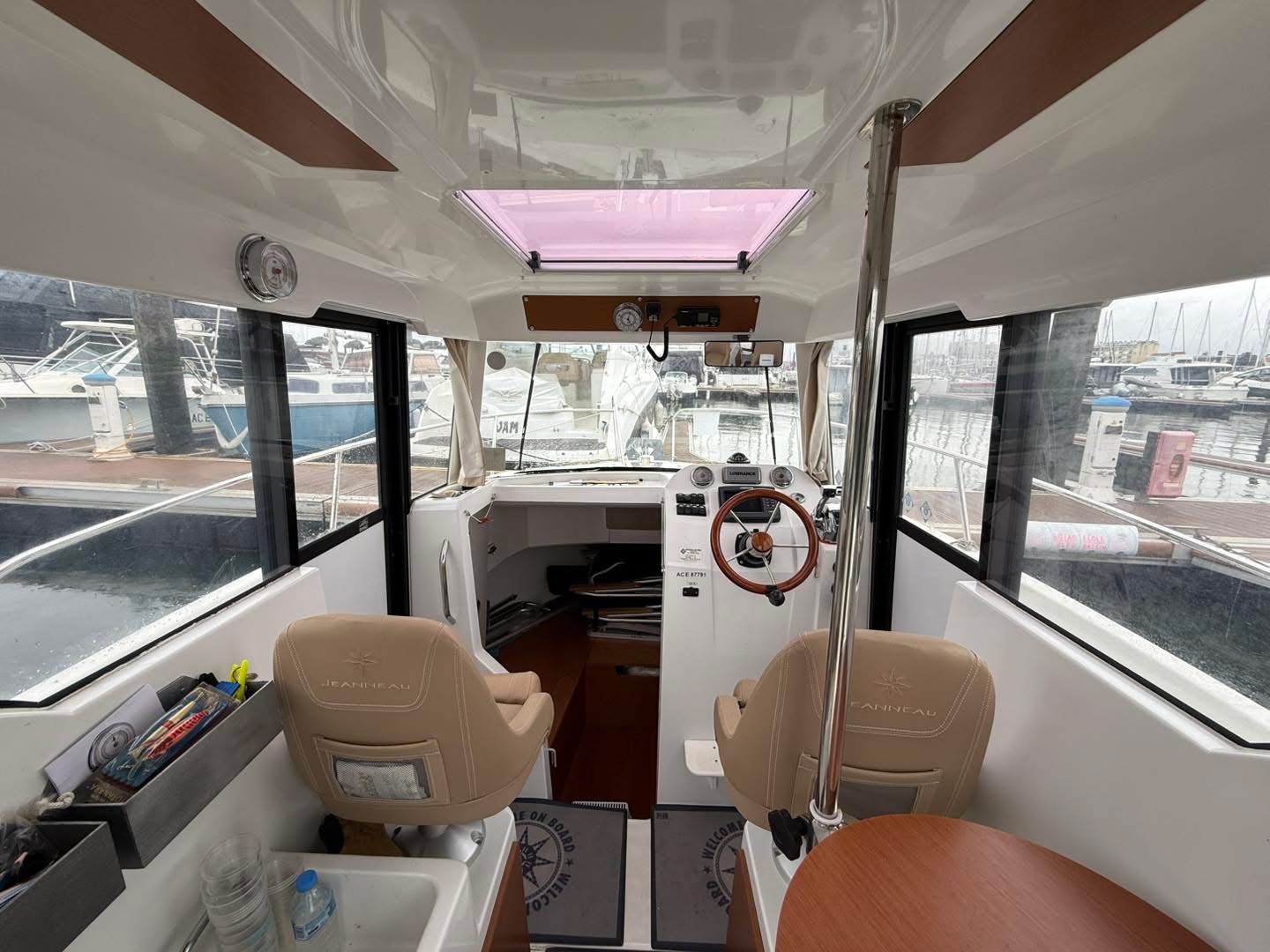 B6C70DD9-68EC-409C-BDCE-6072F1971882