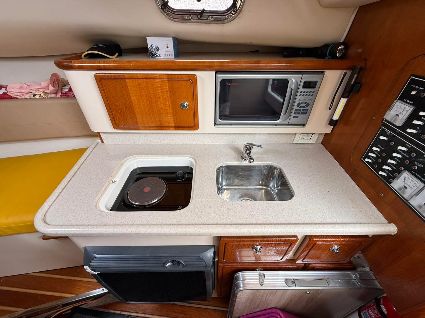 C97B3FCB-485B-4FCB-8B59-E872A4D07202