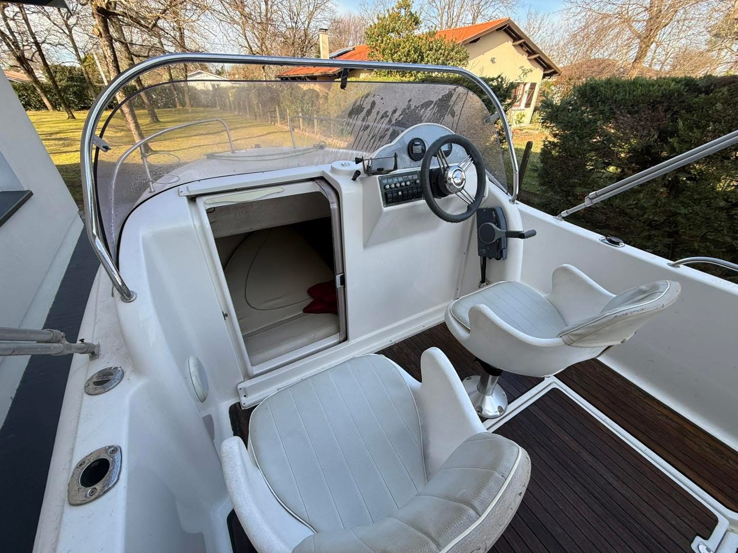 1EB1B9DC-A75B-4C03-BDCD-CCE878632E67