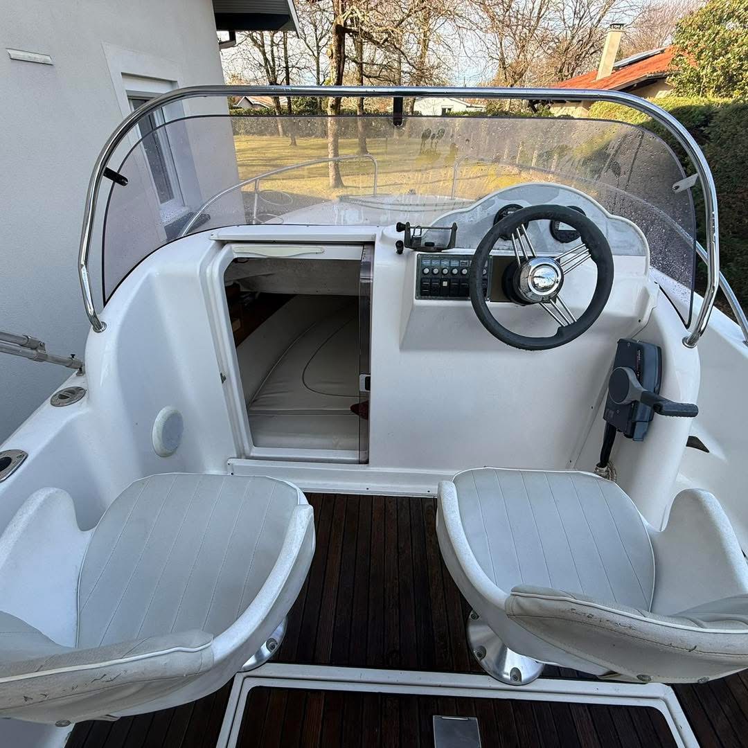 6DB398DE-DC70-44B3-A100-1E5EC3EBA534