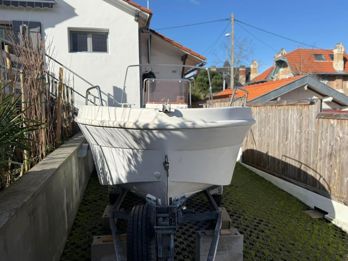 983E026B-D7EE-4BC9-8879-016228929D3C