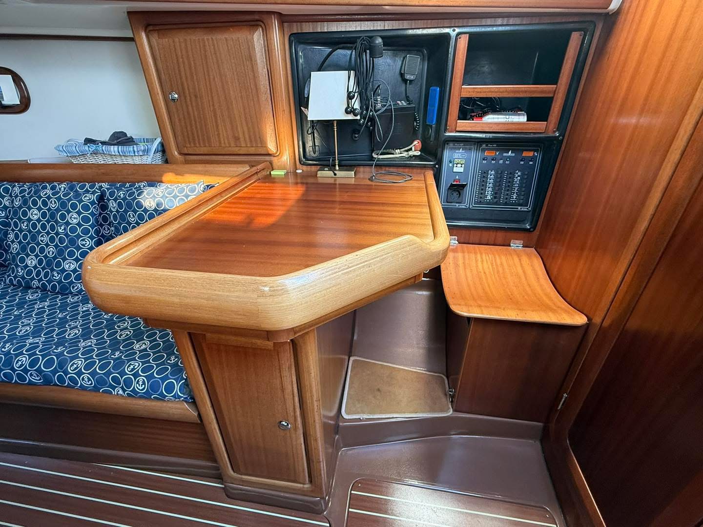 9DB17612-755A-42BE-B8AB-C4F17AD3AD34