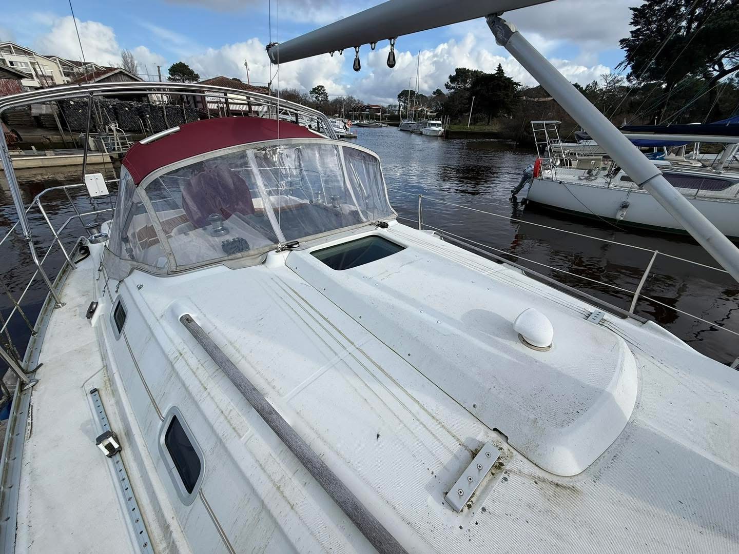 AA1761C9-5E8F-40DA-9F60-71F0B74CE4A8