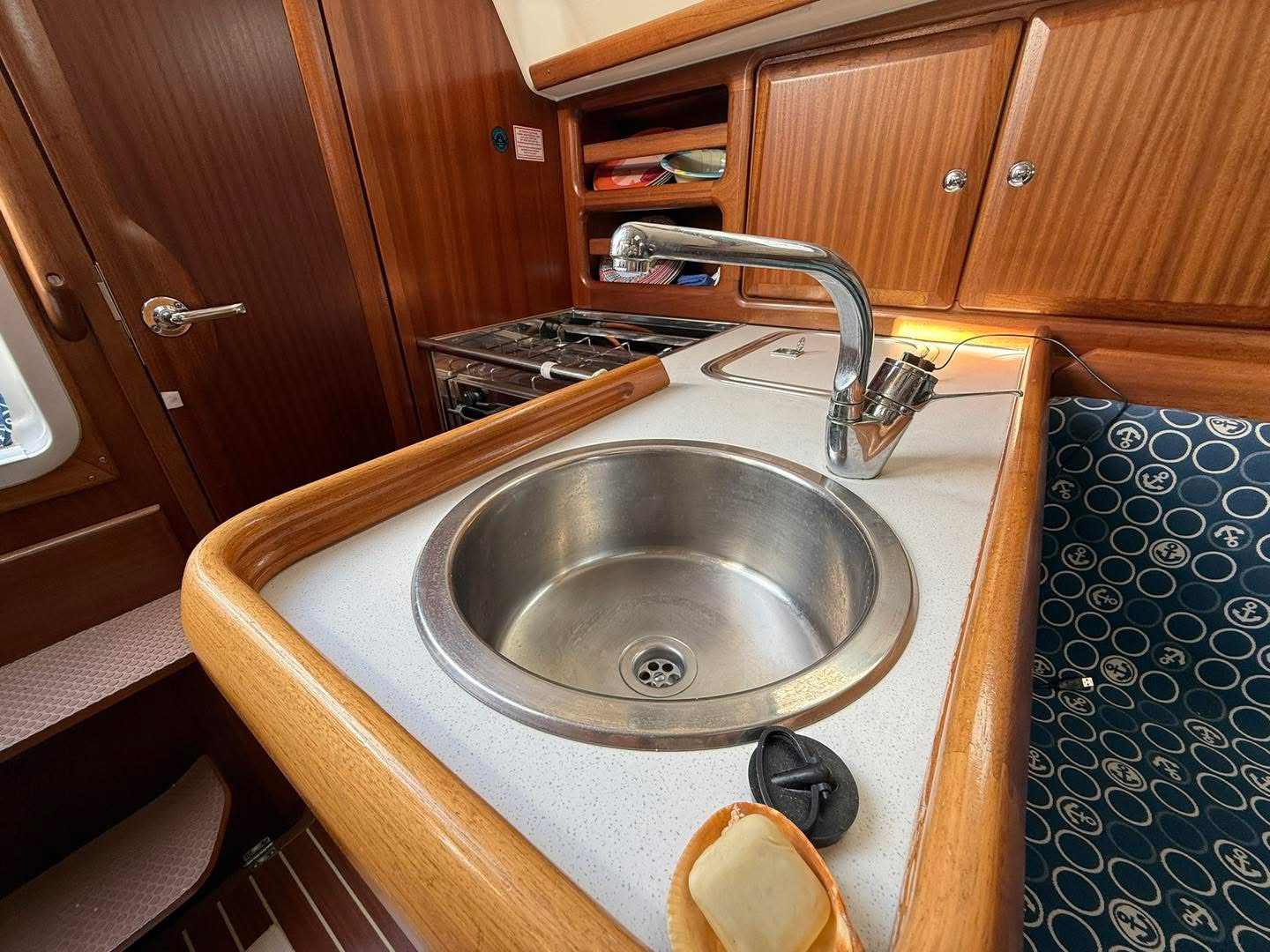 F7113920-DC36-4506-B553-45557775958E