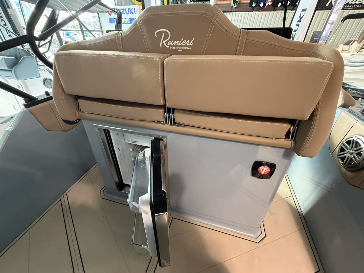 3FDB20FE-90DB-4ED4-A998-BB2AA883F213