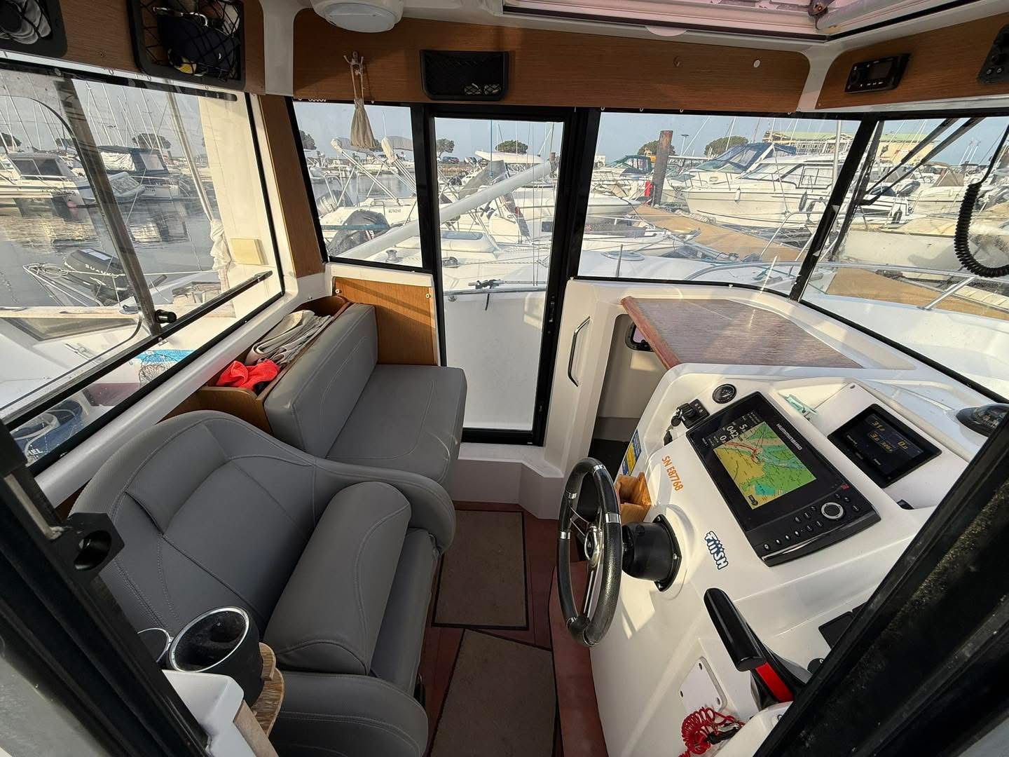 558C840D-E550-4012-A199-92742C1B7A1F