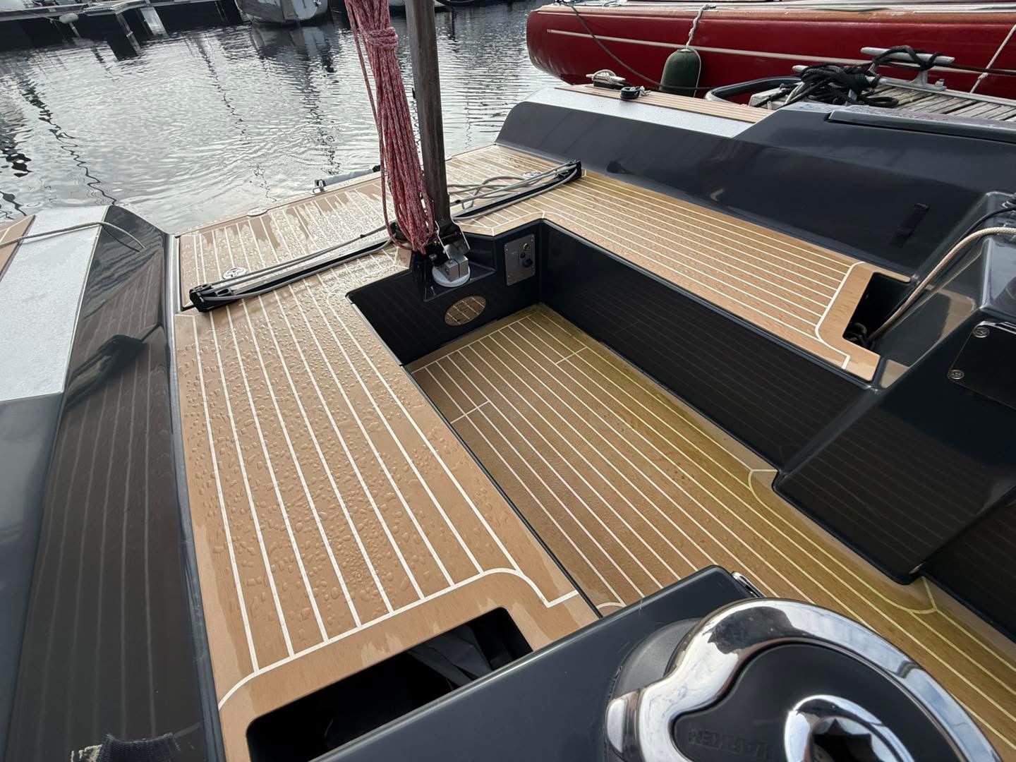 7F7CC27A-08DA-4158-9A66-DF679FFE38B7