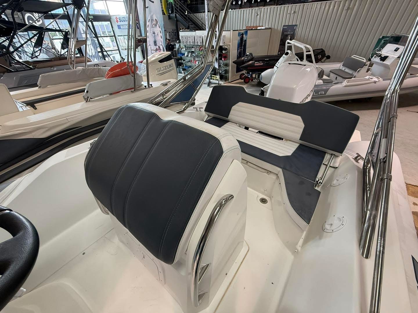 ACB7FD38-8570-4180-AEC5-2D42A3D1C5E9