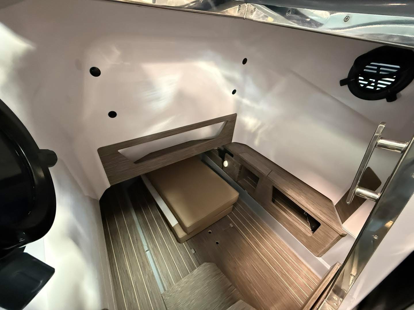 BA133CF9-49BD-4B80-BAD9-8C028331DBD9