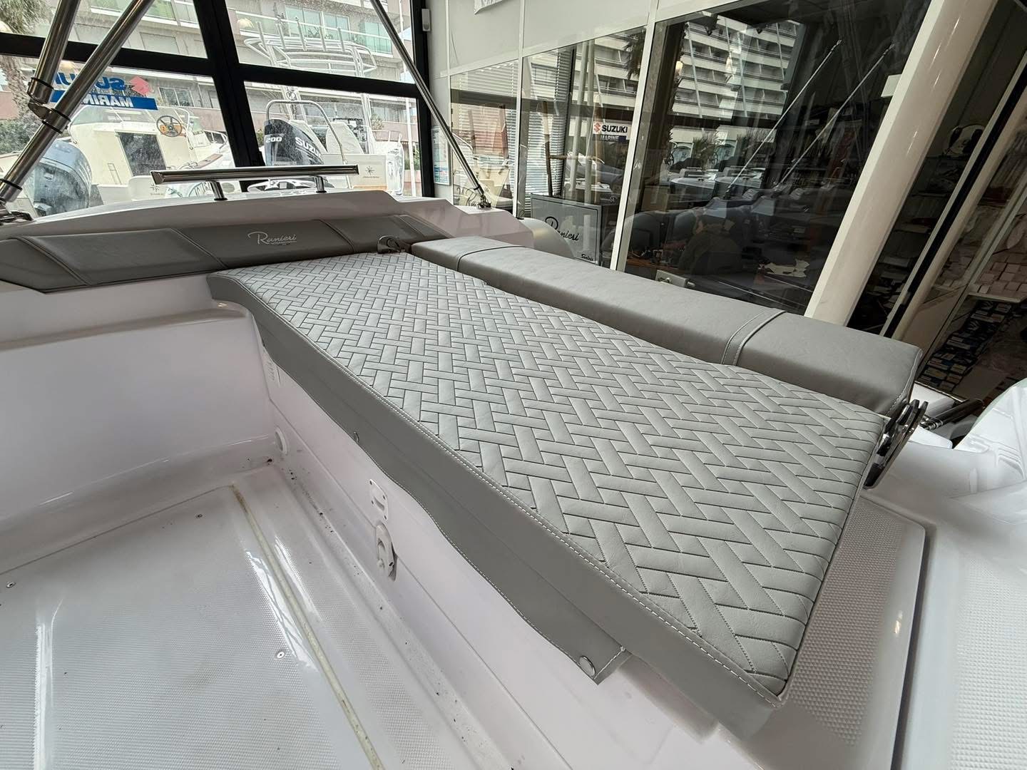 D89C8205-AD85-403F-8CBB-082FF0BE1F5F