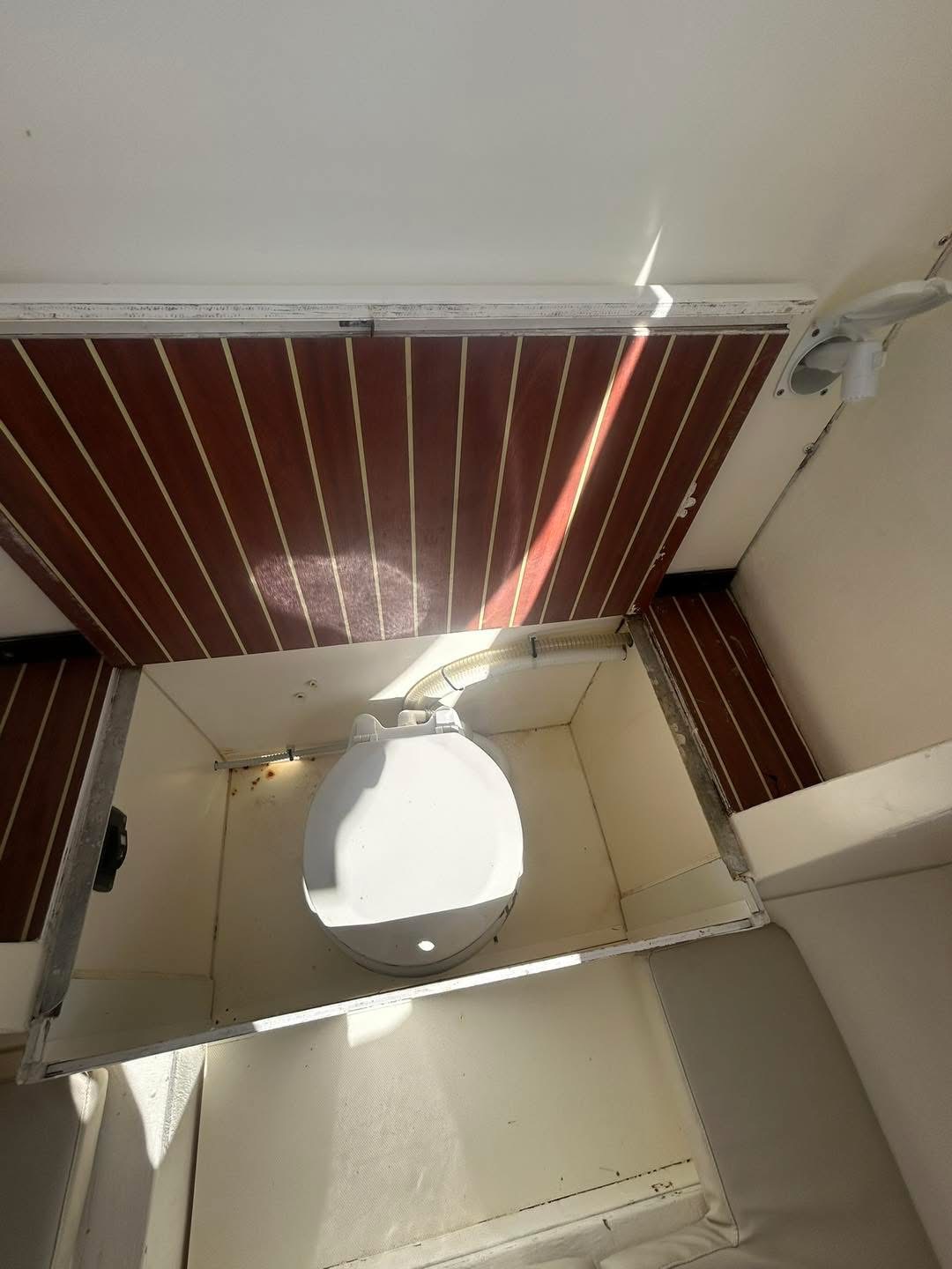 01E3EE5B-2788-4704-BD97-4334C81218A4