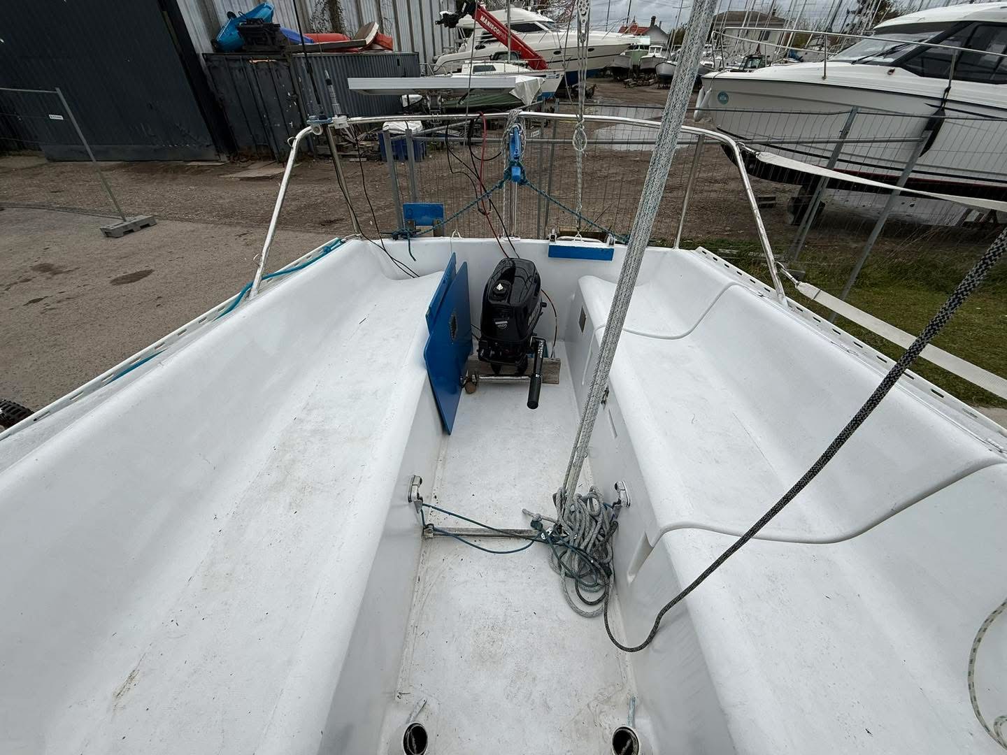 03728655-5085-40CC-8D7F-F2545E68C699