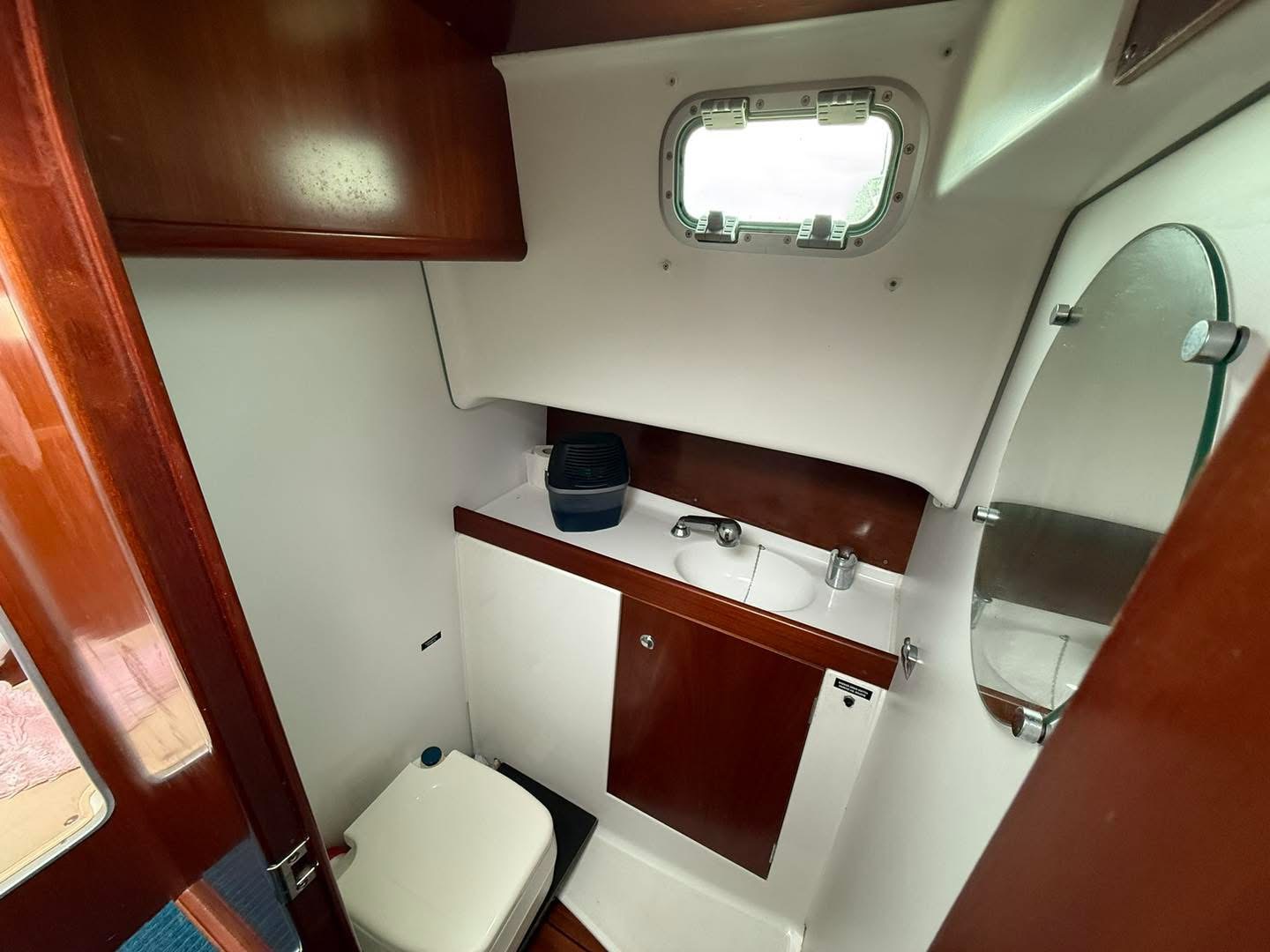 B868BCA9-7DE5-4397-9A31-3639C2DB518C