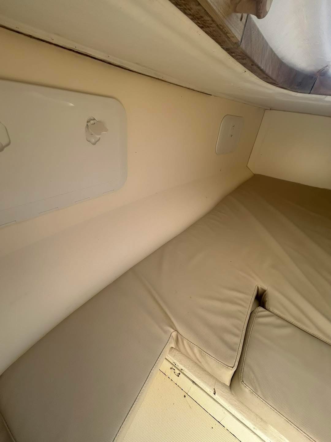 F1C3B851-B77D-4E9B-A148-B493ACB5F907